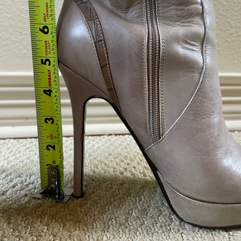 Sexy Lisa Pliner Taupe Knee High Leather Boots (8) - Picture 6 of 8